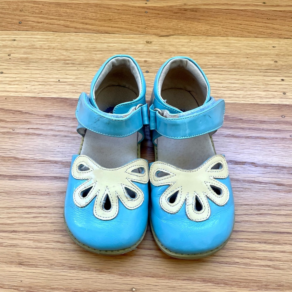 Livie and Luca robin's egg blue petals Size 12